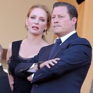 Uma Thurman et Arpad Busson au Festival de Cannes le 24 mai 2013 lors de la montée des marches du film The Immigrant.