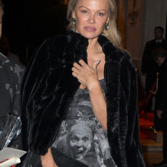 Pamela Anderson à la soirée de la 40ème édition "The Best Awards" à l'hôtel Four Seasons George V à Paris, le 27 Janvier 2017.