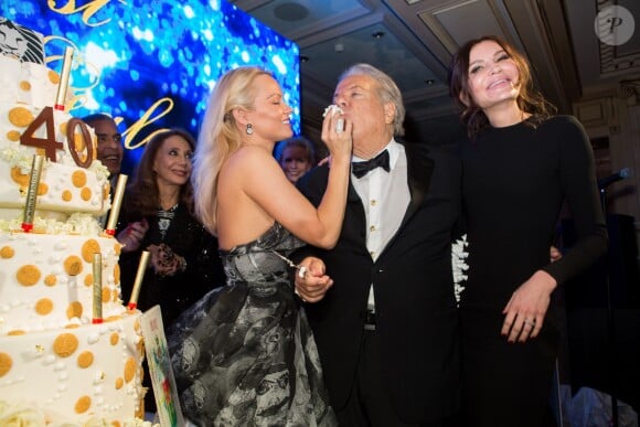 Pamela Anderson et Massimo Gargia et Lola Karimova-Tillyyaeva - 40 ème édition "The Best Awards" à l'hôtel Four Seasons George V à Paris le 27 janvier 2017. © Alain Rolland / Imagebuzz / Bestimage