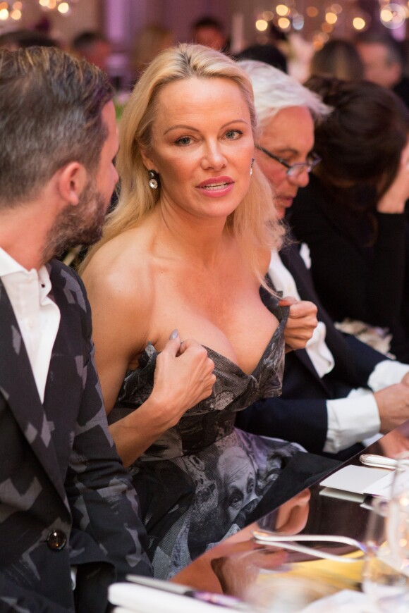 Pamela Anderson - 40 ème édition "The Best Awards" à l'hôtel Four Seasons George V à Paris le 27 janvier 2017 © Alain Rolland / Imagebuzz / Bestimage