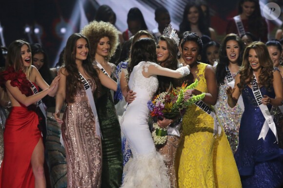 La Française Iris Mittenaere couronnée Miss Univers; Choisie face à ses 85 concurrentes, la Française Iris Mittenaere a été élue lundi 30 janvier Miss Univers lors d'un concours télévisé organisé à Manille, aux Philippines le 30 janvier 2017. © Linus Guardian Escandor Ii via ZUMA Wire / Bestimage
