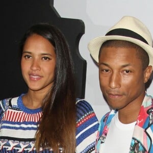 Pharrell Williams et sa femme Helen Lasichanh enceinte à la soirée Chanel en l'honneur du nouveau parfum N 5 L' EAU à Sunset Tower à Los Angeles, le 22 septembre 2016.