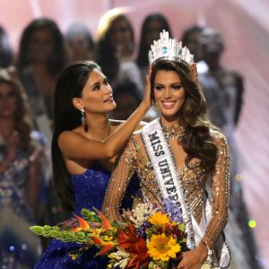 La Française Iris Mittenaere couronnée Miss Univers; choisie face à ses 85 concurrentes, la Française Iris Mittenaere a été élue lundi 30 janvier Miss Univers lors d'un concours télévisé organisé à Pasay, Philippines, le 30 janvier 2017. © Linus Guardian Escandor/Zuma Press/Bestimage