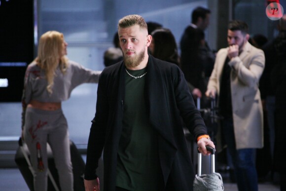 Exclusif - Jordan (les Ch'tis) - Les candidats à l'émission "Les Anges 9" partent de l'aéroport CDG à Roissy en France pour Miami le 2 janvier 2017.