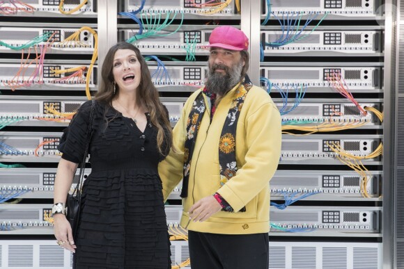 Sébastien Tellier et sa femme Amandine de la Richardière (enceinte) - People au défilé de mode "Chanel", collection prêt-à-porter Printemps-Eté 2017 au Grand Palais à Paris, le 4 octobre 2016. © Olivier Borde / Bestimage