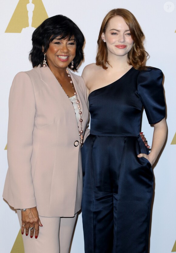 Emma Stone et Cheryl Boone Isaacs à l'Oscar Nominee Luncheon au Beverly Hilton à Beverly Hills, le 6 février 2017