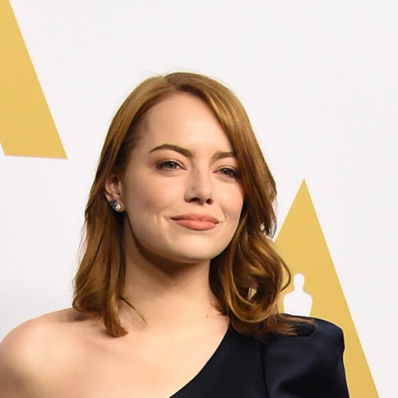 Emma Stone (combi Stella McCartney) à l'Oscar Nominee Luncheon au Beverly Hilton à Beverly Hills, le 6 février 2017 © AdMedia via Zuma/Bestimage