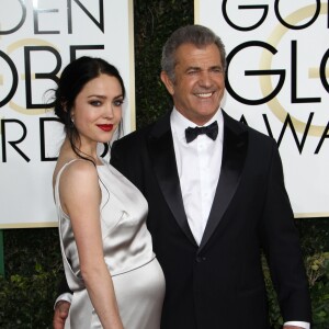 Rosalind Ross (enceinte) et son compagnon Mel Gibson - 74e cérémonie annuelle des Golden Globe Awards à Beverly Hills. Le 8 janvier 2017