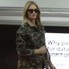 Exclusif - Rosie Huntington se promène à Los Angeles, le 02 février 2017.