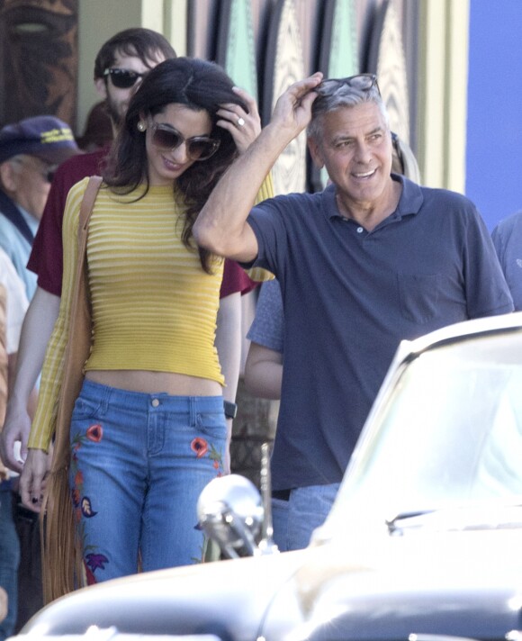 Amal Clooney rend visite à son mari George Clooney sur le tournage de 'Suburbicon' à Los Angeles, le 20 octobre 2016