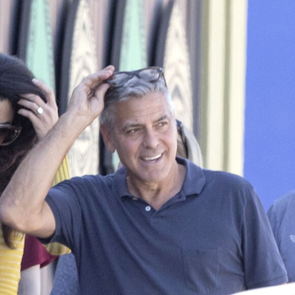 Amal Clooney rend visite à son mari George Clooney sur le tournage de 'Suburbicon' à Los Angeles, le 20 octobre 2016