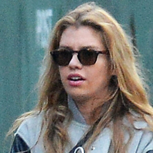 Exclusif - Kristen Stewart se balade avec sa petite amie Stella Maxwell dans le quartier de Soho à New York, le 6 février 2017 