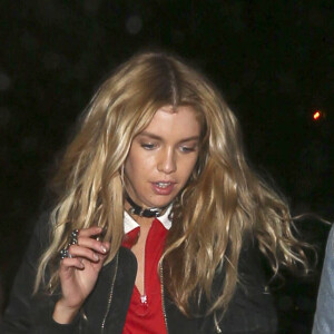 Stella Maxwell quittant le défilé de mode Tommy Hilfiger à Los Angeles, le 8 février 2017