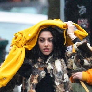 Exclusif - Lourdes Leon sous la pluie à New York City, le 23 janvier 2017