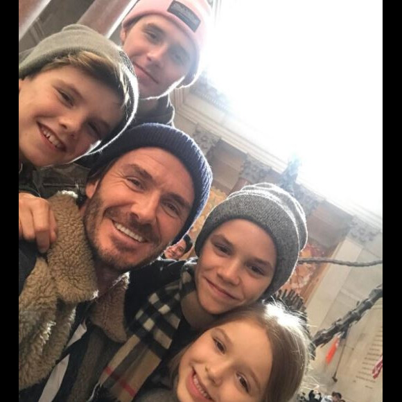 David Beckham et ses enfants Brooklyn, Romeo, Cruz et Harper au musée d'histoire naturelle de New York. Février 2017.