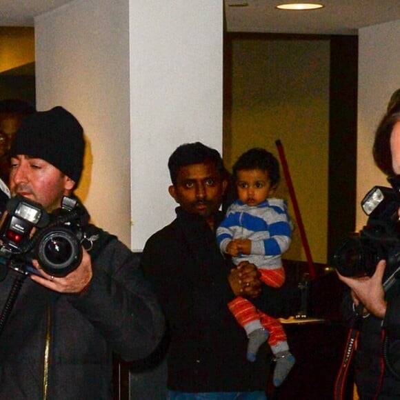 David, Victoria Beckham et leurs enfants Brooklyn, Romeo, Cruz et Harper à l'aéroport JFK. New York, le 12 férvrier 2017.