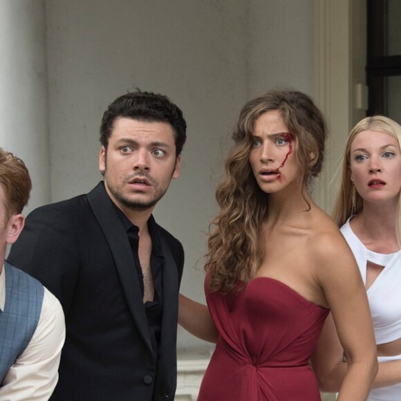 Kev Adams avec Côme Levin et Manon Azem dans Gangsterdam