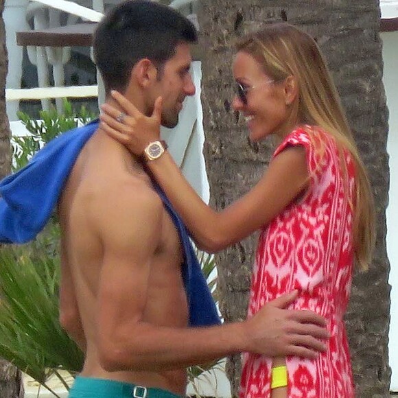 Novak Djokovic et sa femme Jelena en vacances à Marbella en Espagne le 20 octobre 2016. Parents de Stefan, né en octobre 2014, ils attendraient leur 2e enfant pour août 2017 selon le tabloïd serbe Blic.