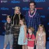 Tori Spelling enceinte avec son mari Dean McDermott et ses enfants Stella Doreen, Hattie Margaret, Liam Aaron et Finn Davey McDermott à la première de ''Moana'' à Hollywood, le 14 novembre 2016 © Birdie Thompson/AdMedia via Zuma/Bestimage