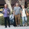 Exclusif - Alanis Morissette est allée déjeuner avec son mari Souleye et ses parents dans un restaurant mexicain à Los Angeles, le 12 décembre 2016