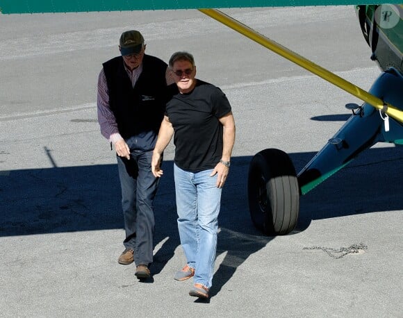 Exclusif - Harrison Ford aux commandes de son avion à l'aéroport de Santa Monica. Le 1er février 2013