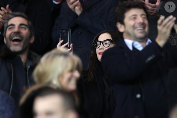 Liv Tyler fait des selfies au match de Ligue des Champions, 8ème de finale, Paris Saint-Germain contre le FC Barcelona au parc des Princes à Paris, France, le 14 février 2017. Le PSG a remporté le match sur le score de 4-0. © Cyril Moreau/Bestimage