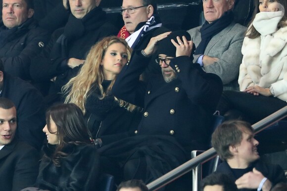 Pascal Obispo et sa femme Julie Hantson lors du match de Ligue des Champions, 8ème de finale, Paris Saint-Germain contre le FC Barcelona au parc des Princes à Paris, France, le 14 février 2017. Le PSG a remporté le match sur le score de 4-0. © Cyril Moreau/Bestimage