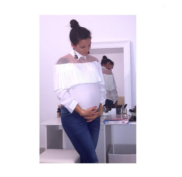 Julia Paredes enceinte de son premier enfant. Février 2017.