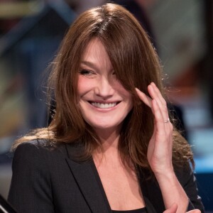 Exclusif - Carla Bruni-Sarkozy - Enregistrement de l'émission MerciBrassens, dans les studios de La Plaine Saint-Denis, qui sera diffusée sur France 2 le samedi 18 février en prime time. Le 31 janvier 2017 © Cyril Moreau / Bestimage