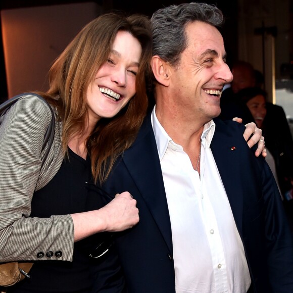 Nicolas Sarkozy et sa femme Carla Bruni-Sarkozy sont allés diner au restaurant "La Petite Maison" après avoir participé aux Journées d'études du Parti Populaire Européen à l'hôtel Méridien à Nice, le 1er juin 2016.