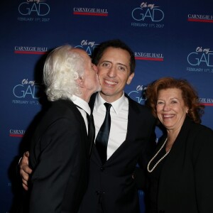 Exclusif - Gad Elmaleh avec son père David et sa mère Régine lors du photocall du spectacle de Gad Elmaleh "Oh My Gad" au "Carnegie Hall" à New York, le 11 février 2017. © Dominique Jacovides/Bestimage