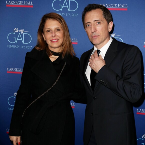 Exclusif - Gad Elmaleh avec sa soeur Judith lors du photocall du spectacle de Gad Elmaleh "Oh My Gad" au "Carnegie Hall" à New York, le 11 février 2017. © Dominique Jacovides/Bestimage