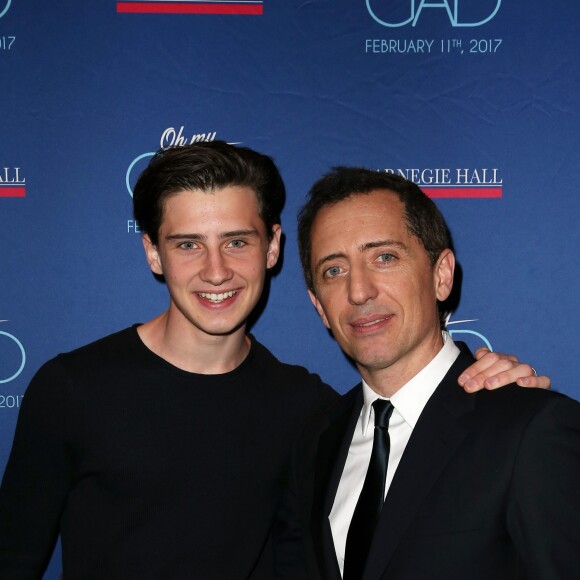 Exclusif - Gad Elmaleh avec son fils Noé lors du photocall du spectacle de Gad Elmaleh "Oh My Gad" au "Carnegie Hall" à New York, le 11 février 2017. © Dominique Jacovides/Bestimage