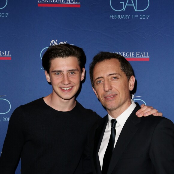 Exclusif - Gad Elmaleh avec son fils Noé lors du photocall du spectacle de Gad Elmaleh "Oh My Gad" au "Carnegie Hall" à New York, le 11 février 2017. © Dominique Jacovides/Bestimage