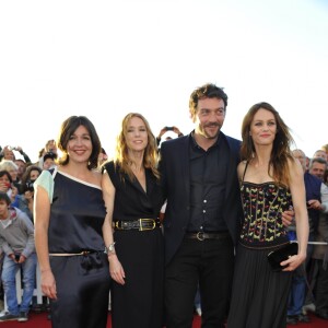 Cécilia Rouand, Léa Drucker, Denis Ménochet et Vanessa Paradis à Cabourg en juin 2012.