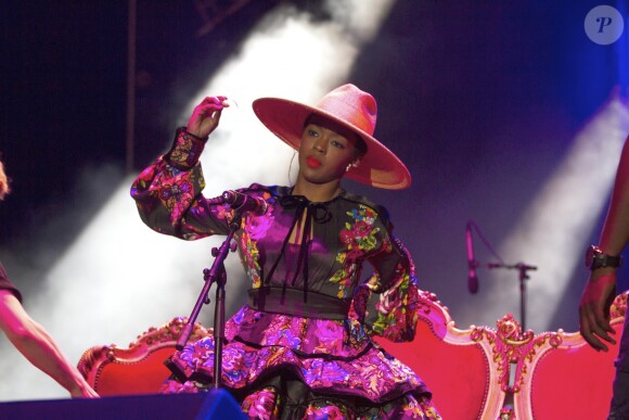 Lauryn Hill en concert, sur la scène Masséna, au Nice Jazz Festival. Le 9 juillet 2015