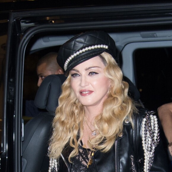 Madonna - Les célébrités arrivent à l'exposition de Mert Alas & Marcus Piggott à Londres, le 27 octobre 2016.