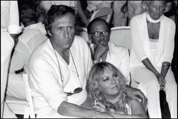 Marc Simenon et sa femme Mylène Demongeot à Saint Tropez en 1983.