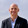 Harlan Coben, écrivain américain de roman policier au Photocall au MIP TV 2016 afin de présenter "The Five". Le 4 avril 2016 à Cannes. Le MIPTV est le marché international et le forum de création de contenu pour tous écrans. A Cannes, en avril, le MIPTV est le rendez-vous majeur de la création, la co-production, l'achat, la vente, le financement et la distribution des contenus audiovisuels et online tous supports confondus. © Bruno Bebert / Bestimage