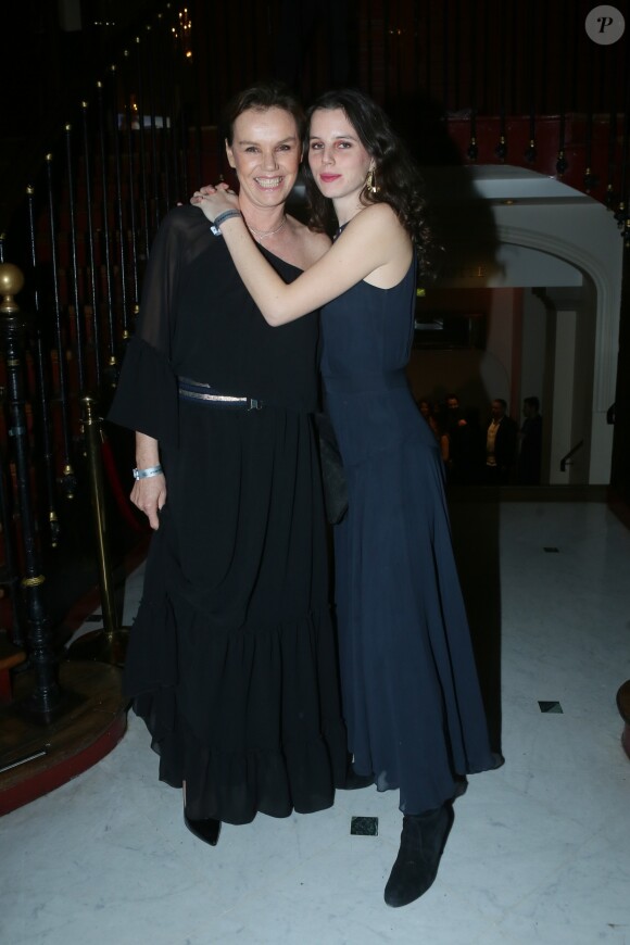 Claire Nebout et sa fille Alice Taddeï lors du 5ème gala de l'association "Les rois du monde" au profit des enfants défavorisés, orphelins et hospitalisés à la salle Wagram à Paris, France, le 27 février 2017.