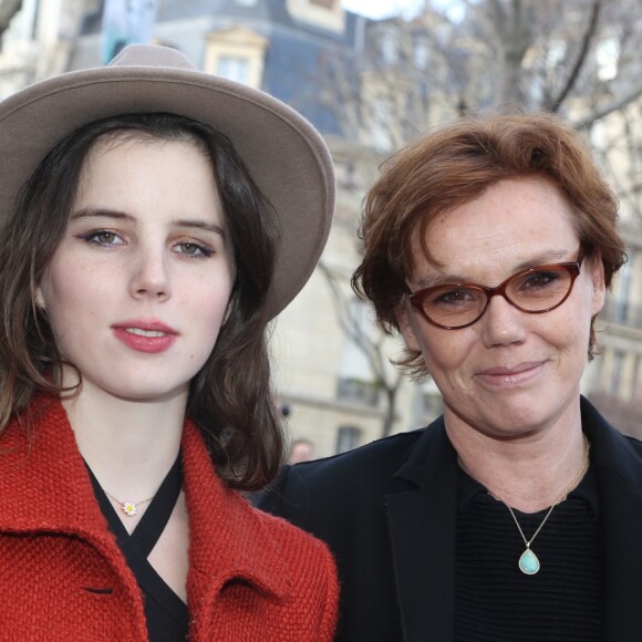 Claire Nebout et sa fille Alice Nebout - Arrivée des people au défilé de mode Véronique Leroy collection prêt-à-porter Automne/Hiver 2014-2015 à Paris, le 1er mars 2014.