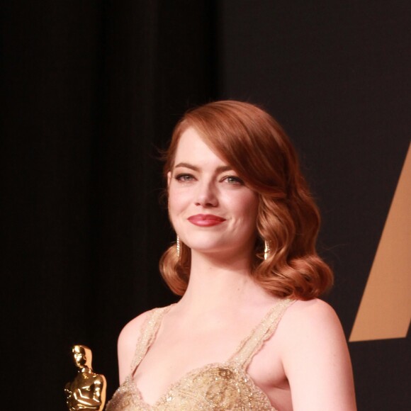 Emma Stone a reçu l'Oscar de la meilleure actrice pour le film "La La Land" lors de la 89ème cérémonie des Oscars au Hollywood & Highland Center à Hollywood, le 27 février 2017. © Theresa Bouche/Zuma Press/Bestimage27/02/2017 - Hollywood