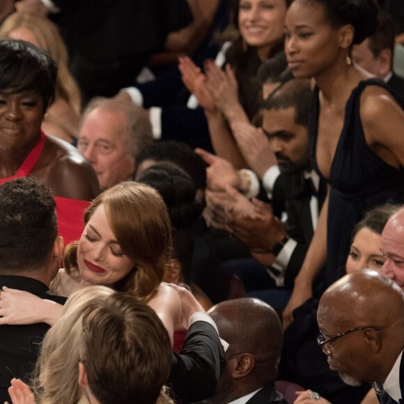 Emma Stone (Oscar de la meilleure actrice '' La La Land'') lors de la 89ème cérémonie des Oscars au Hollywood & Highland Center à Hollywood, le 26 février 2017. © AMPAS/ZUMAPRESS.com/Bestimage26/02/2017 - Hollywood