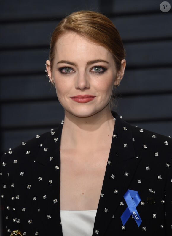 Emma Stone - Vanity Fair Oscar viewing party 2017 au Wallis Annenberg Center for the Performing Arts à Berverly Hills, le 26 février 2017. © Chris Delmas/Bestimage  2017 Vanity Fair Oscar viewing party held at Wallis Annenberg Center for the Performing Arts in Berverly Hills, California on February 26th, 2017.26/02/2017 - 