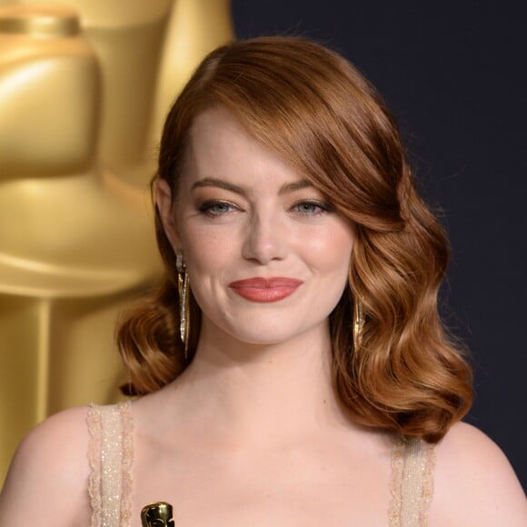 Emma Stone (Oscar de la meilleure actrice pour le film "La La Land") - Pressroom de la 89ème cérémonie des Oscars au Hollywood & Highland Center à Hollywood, le 26 février 2017.