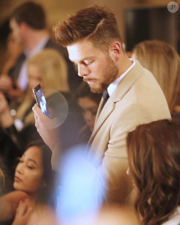 Exclusif - Iris Mittenaere (Miss Univers) défile pour Sherri Hill sous les yeux de son compagnon Matthieu, qui la prend en photo, lors de la fashion week à New York, le 13 février 2017. Elle défile pour la première fois depuis son élection. © Morgan Dessalles / Charles Guerin / Bestimage