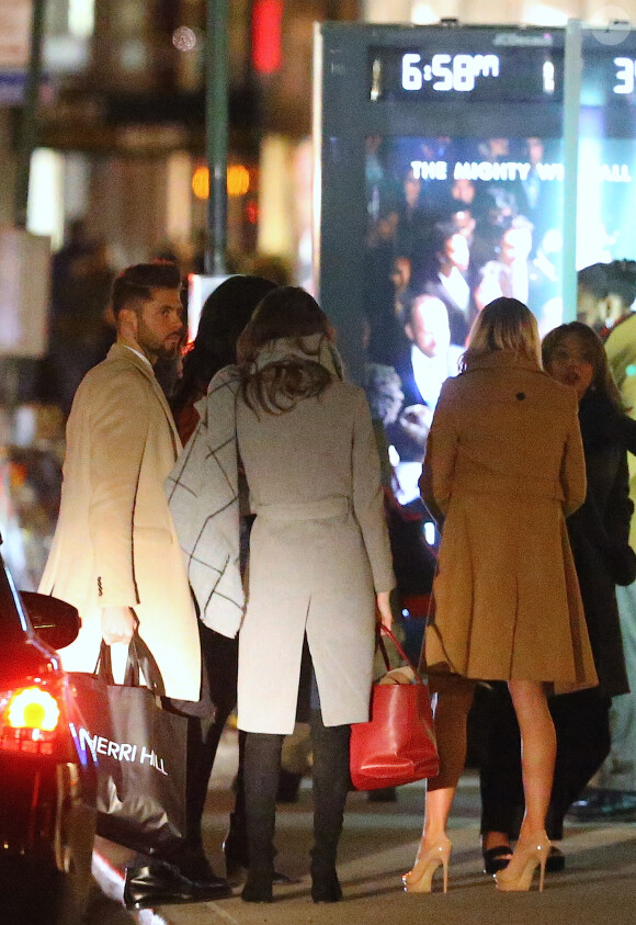 Exclusif - Iris Mittenaere (Miss Univers) et son compagnon Matthieu rentrent chez eux après le défilé Sherri Hill lors de la fashion week à New York, le 13 février 2017.