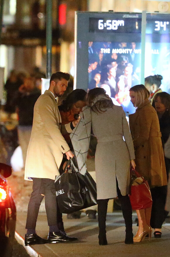 Exclusif - Iris Mittenaere (Miss Univers) et son compagnon Matthieu rentrent chez eux après le défilé Sherri Hill lors de la fashion week à New York, le 13 février 2017.