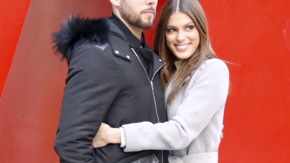 Iris Mittenaere (Miss Univers) et Matthieu : Tendre baiser en plein New York