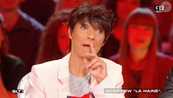 Florence Foresti dans "Salut les Terriens !" sur C8. Le 4 mars 2017.